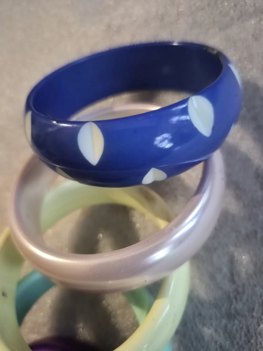 VTG Colorful Resin  Bangle Bracelet Set - Of 5 Multicolor Bundle Deal